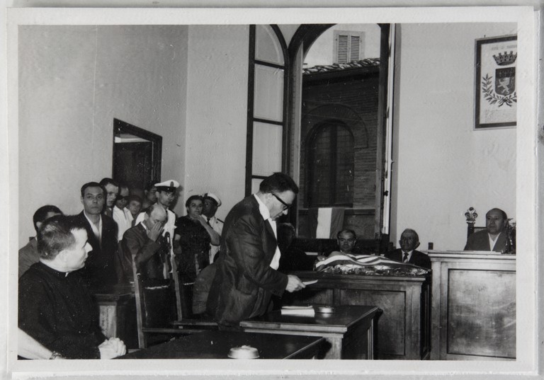 Poggibonsi, 18-19 luglio 1964, XX° anniversario della liberazione e conferimento ad Alcide Cervi della cittadinanza onoraria. Un momento della cerimonia